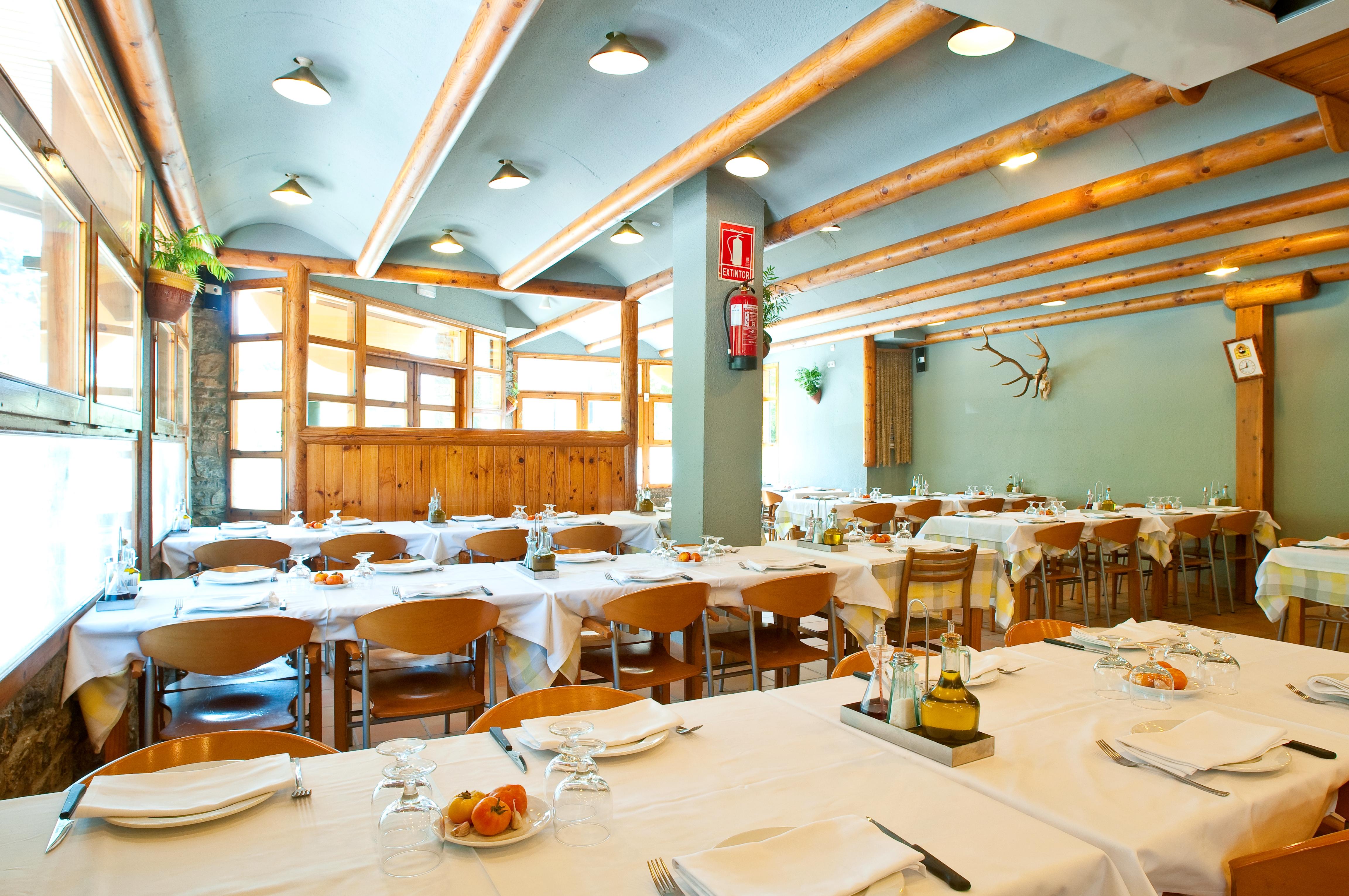 Hotel Restaurant Les Brases Sort Bagian luar foto